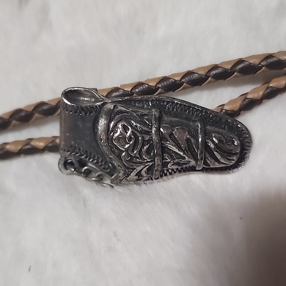 LEATHER  BOLO TIE WITH  SILVER AND 🐎 HORSE  SLIDES. - Picture 2 of 5